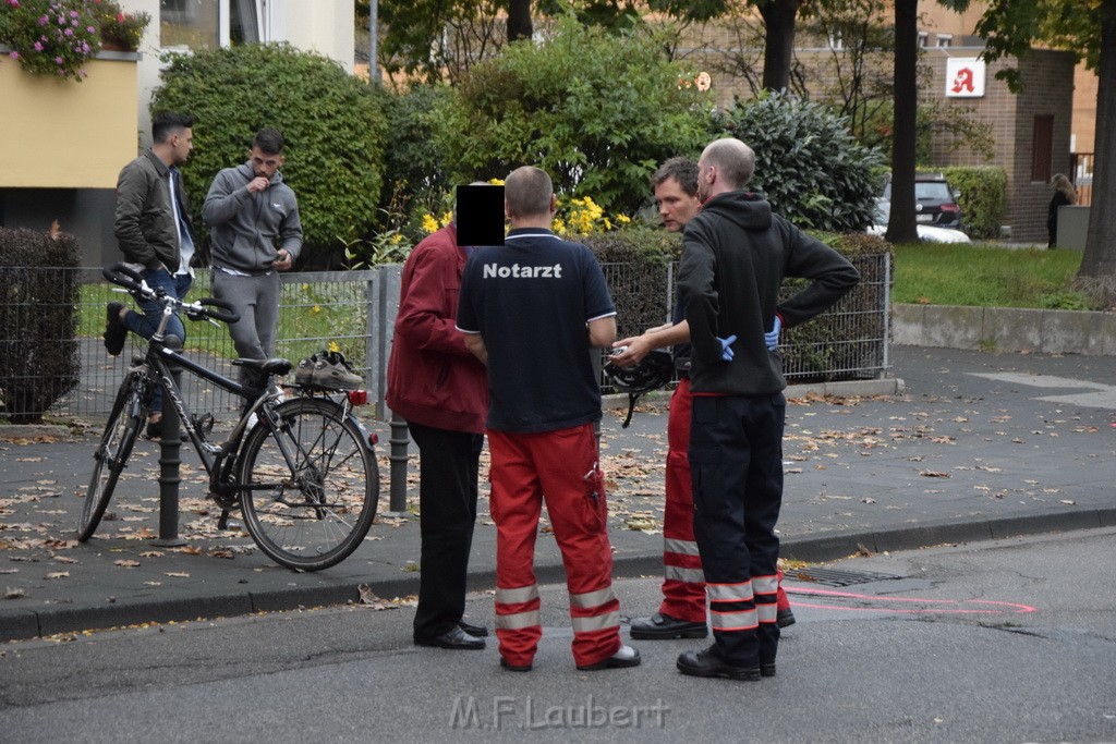 VU Rad Pkw Koeln Buchheim Herlerstr P26.JPG - Miklos Laubert